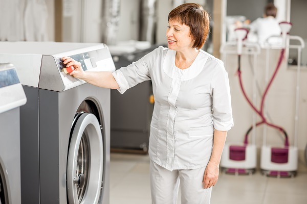 what to consider before choosing the best commercial laundry machine for your needs?